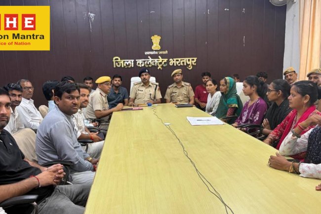 उच्चैन में जिला कलेक्टर एवं एसपी ने मतदान केंद्रों का किया निरीक्षण