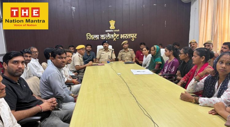 उच्चैन में जिला कलेक्टर एवं एसपी ने मतदान केंद्रों का किया निरीक्षण