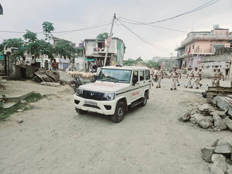 फागी में पुलिस का फ्लैग मार्च, निष्पक्ष एवं भयमुक्त मतदान का दिया संदेश