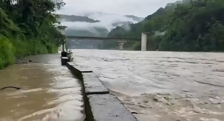 दार्जिलिंग की पहाड़ियों में फिर झमाझम बारिश, बढ़ी ठंड, चुनौतियां शुरू